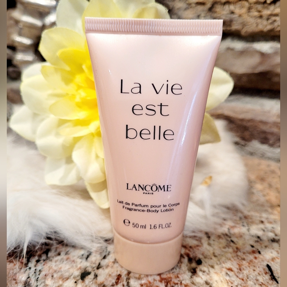 🌺Body Lotion Lancome La Vie Est Belle Body Lotion Purse Size Travel Size - Picture 2 of 4